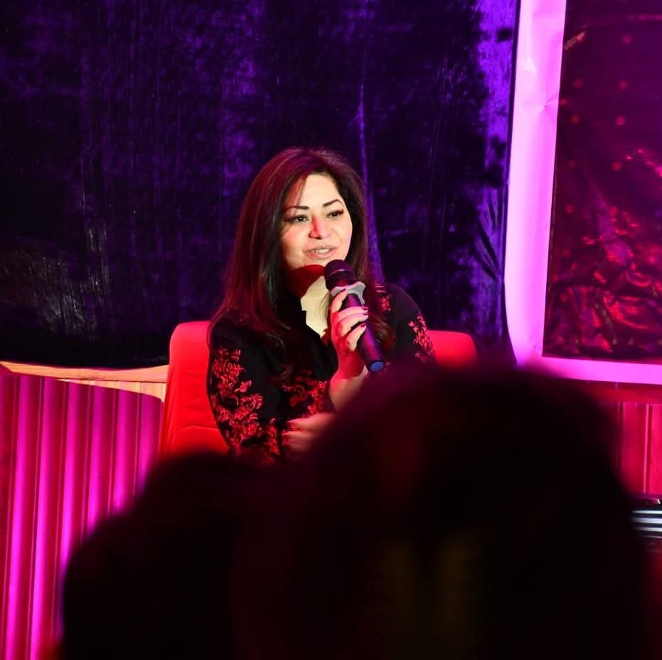 Fajer Rabia Pasha speaking at a public event